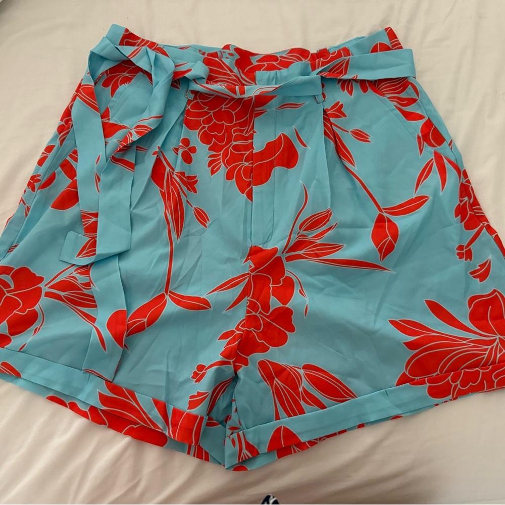Floral Womens Floral Shorts new size XL